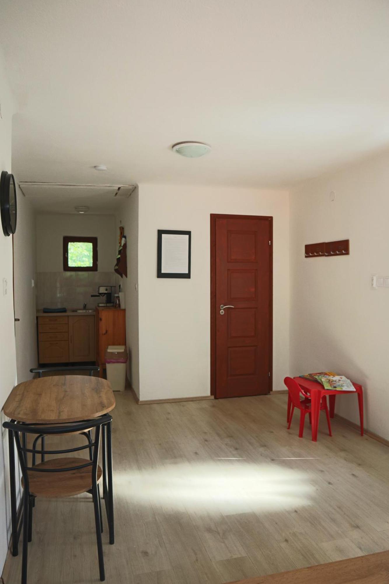 Madarles Vendeghaz Abaliget Exterior foto